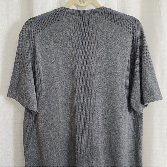 lululemon XL Men’s Gray Crewneck Raglan Short Sleeve Active Workout Tee - Picture 4 of 13